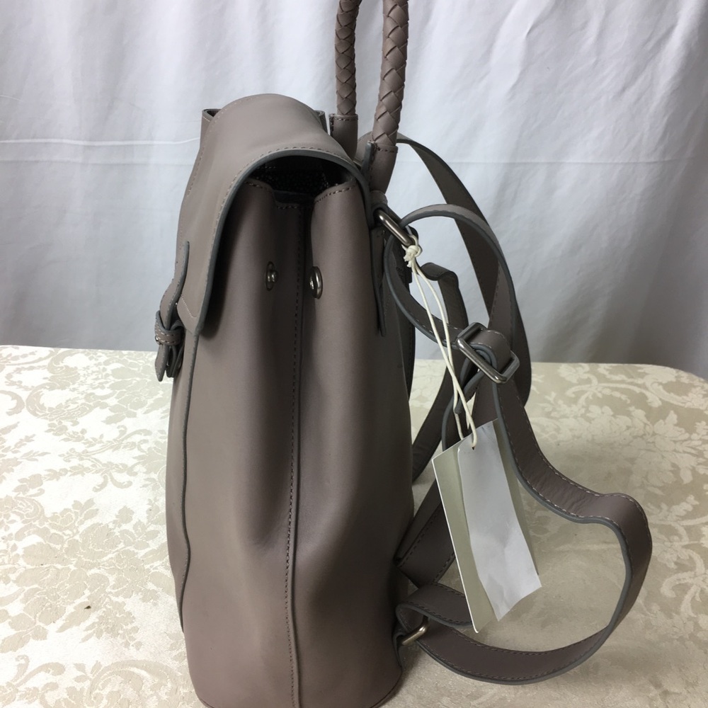 Backpack - Picture 6 of 7